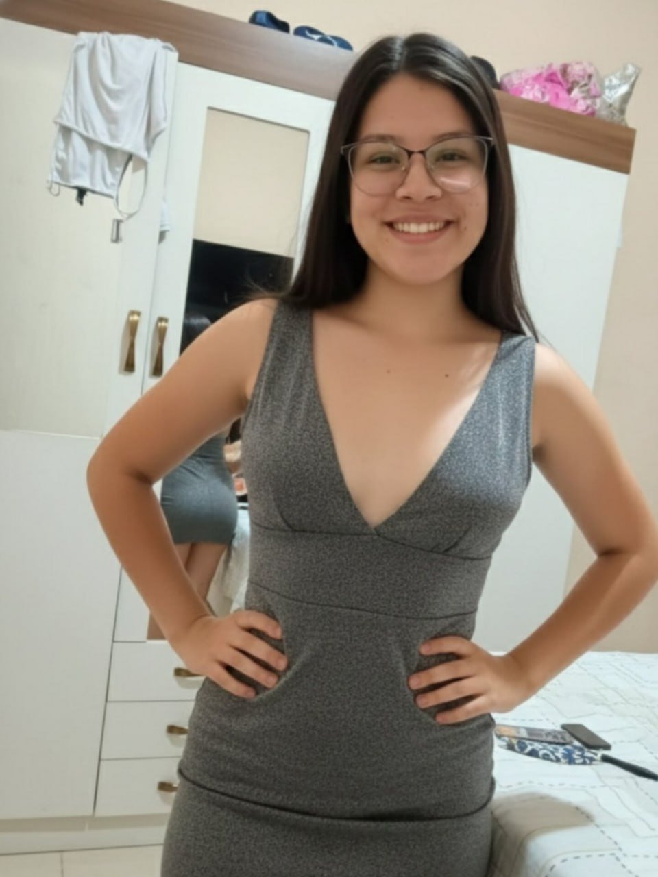 Capa do video Novinha honrradinha vazada! Putinha que paga de santa caiu na net se exibindo